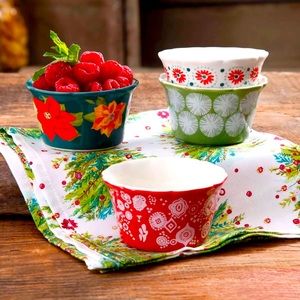 Pioneer Woman Holiday Set Ramekins